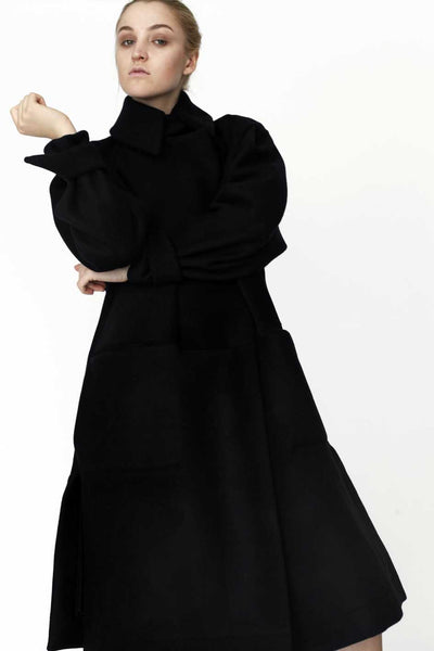 Origami Stain Collar Wool Coat / Black